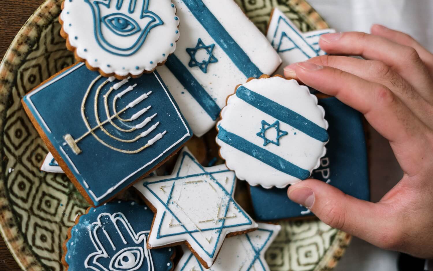 How to incorporate cannabis in your Hanukkah traditions - Green Earth Co.